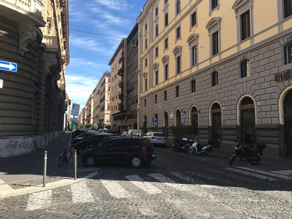 Domus Tacito Luxury Bed & Breakfast Rome Bagian luar foto